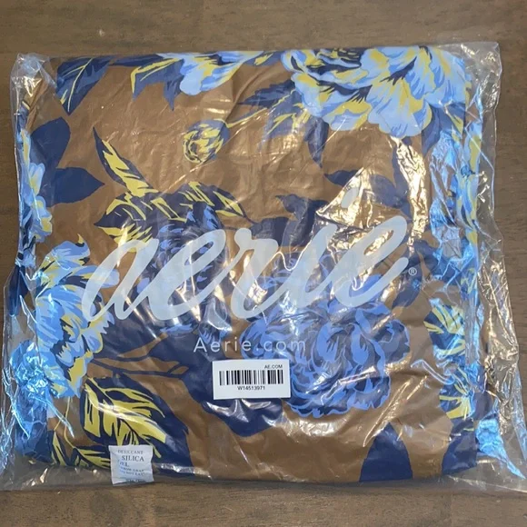 WINTER NWT Aerie Offline Floral Chillside Snow Pants size L - Picture 3 of 3